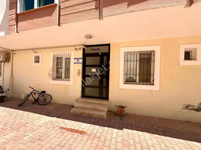 Güzelbağda Eşyalı, Otoparklı Site İçinde Kiralık 1+1 — görsel 3