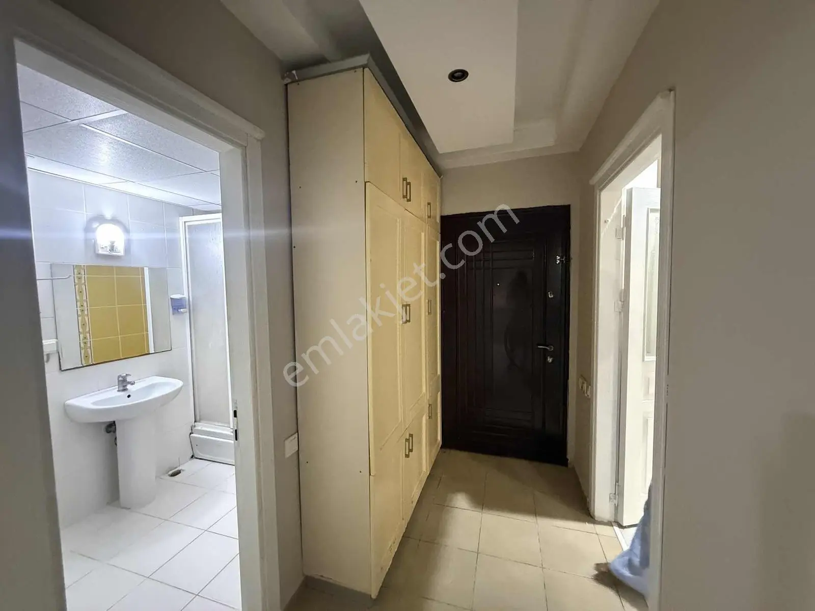 Çağlayan Mahallesi'nde Merkezi Konumda 1+1 Kiralık Daire — görsel 2