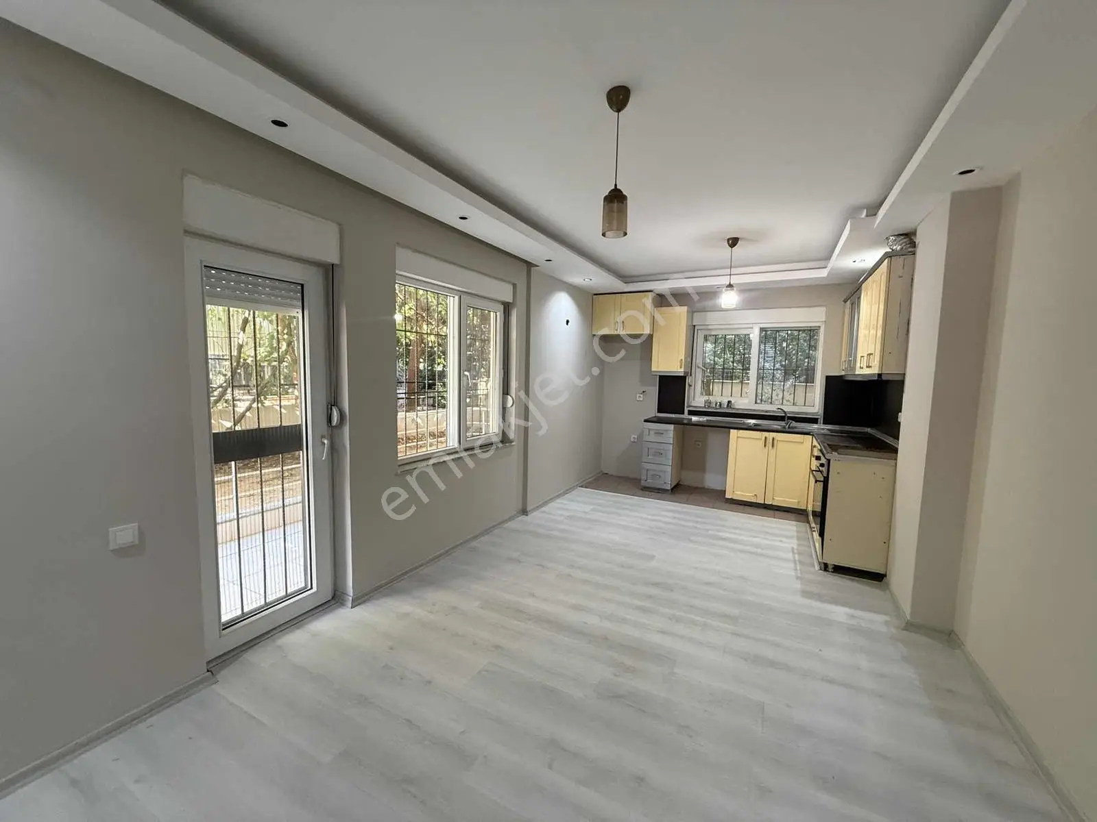 Çağlayan Mahallesi'nde Merkezi Konumda 1+1 Kiralık Daire — görsel 3