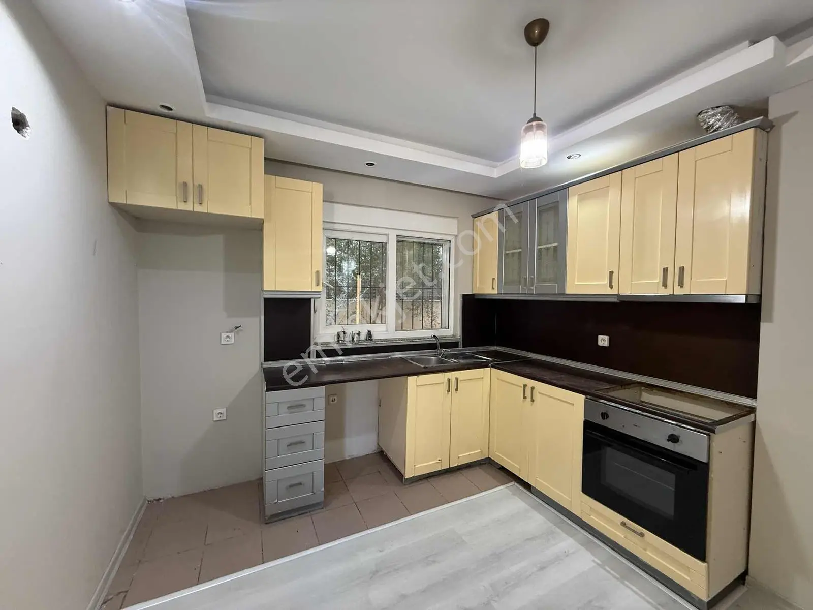 Çağlayan Mahallesi'nde Merkezi Konumda 1+1 Kiralık Daire — görsel 4