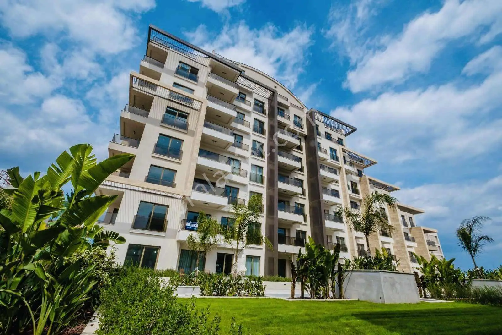 Royal Residence'da Arakat Modern Tasarımlı Kiralık 1+1 Daire — görsel 2