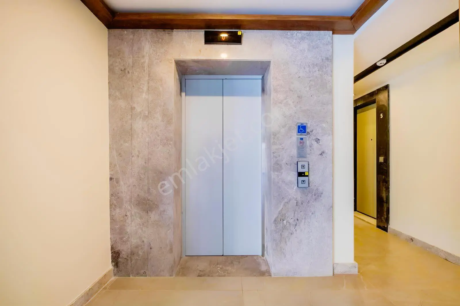 Royal Residence'da Arakat Modern Tasarımlı Kiralık 1+1 Daire — görsel 7