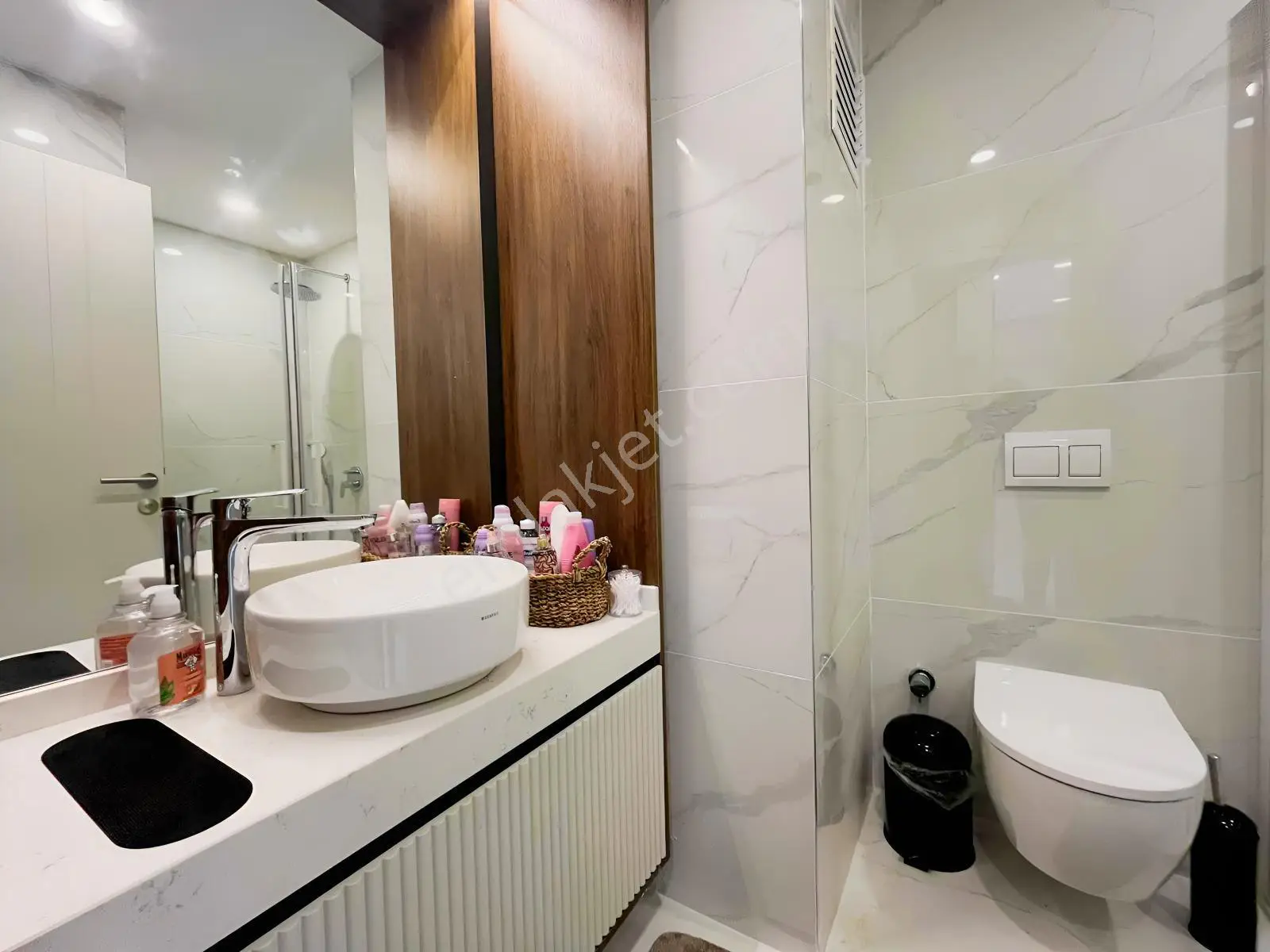 Royal Residence'da Arakat Modern Tasarımlı Kiralık 1+1 Daire — görsel 17