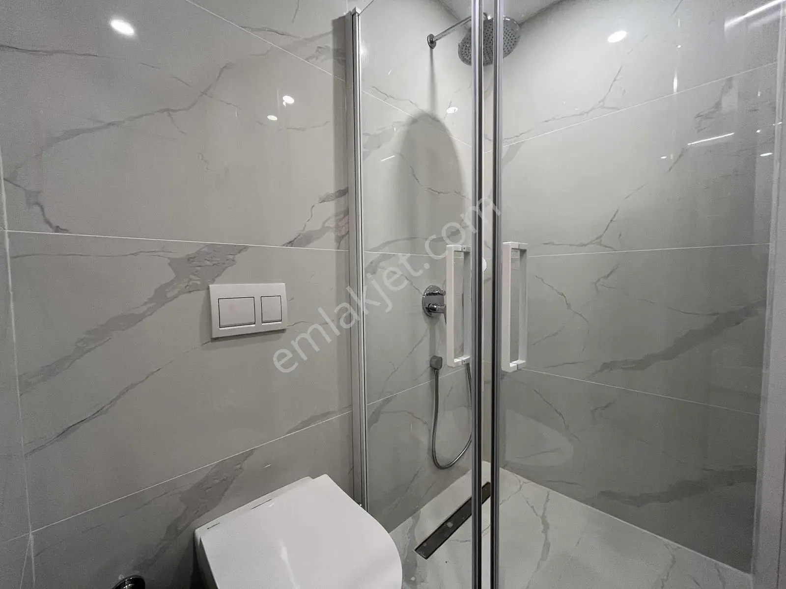 Royal Residence'da Arakat Modern Tasarımlı Kiralık 1+1 Daire — görsel 18