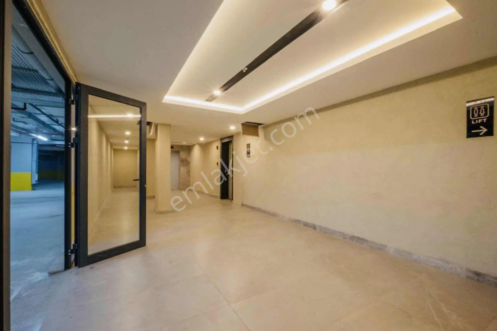 Royal Residence'da Arakat Modern Tasarımlı Kiralık 1+1 Daire — görsel 20