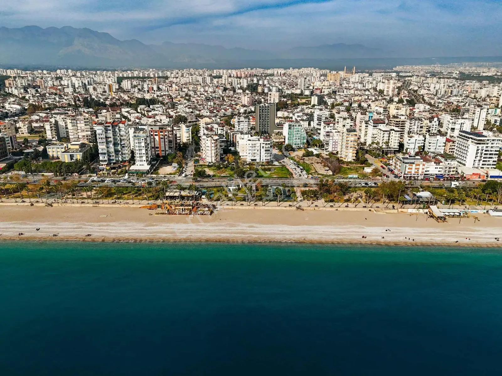 Konyaaltı Sahil Bandında Full Deniz Manzaralı 2+1 Daire — görsel 2