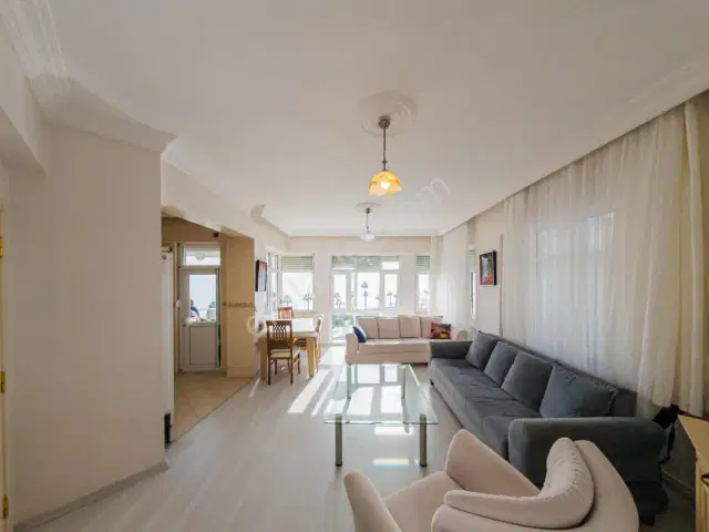 Konyaaltı Sahil Bandında Full Deniz Manzaralı 2+1 Daire — görsel 3
