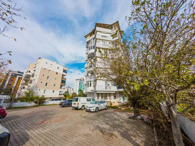 Konyaaltı Sahil Bandında Full Deniz Manzaralı 2+1 Daire — görsel 21