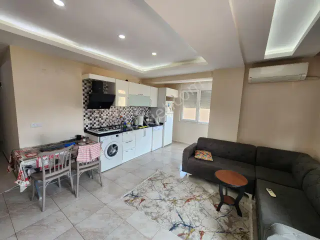 Güzeloba Oteller Bölgesinde Arakat Eşyalı Satılık 1+1 — görsel 1