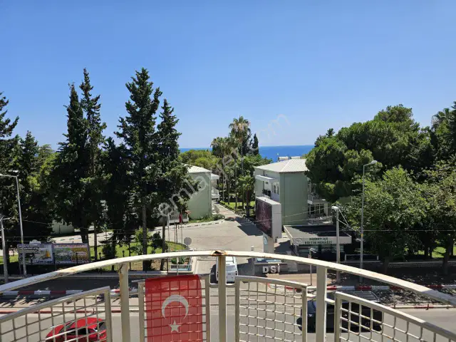Konyaaltı Caddesi Eşyalı 3+1 Kiralık Daire — görsel 1