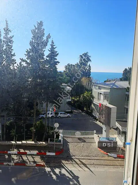 Konyaaltı Caddesi Eşyalı 3+1 Kiralık Daire — görsel 4