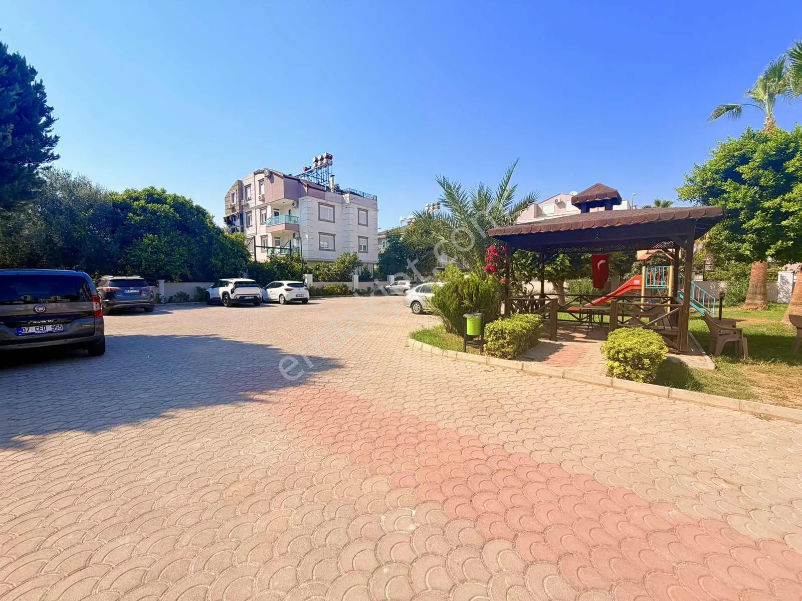 Güzeloba'da Site İçi Satılık Daire — görsel 7