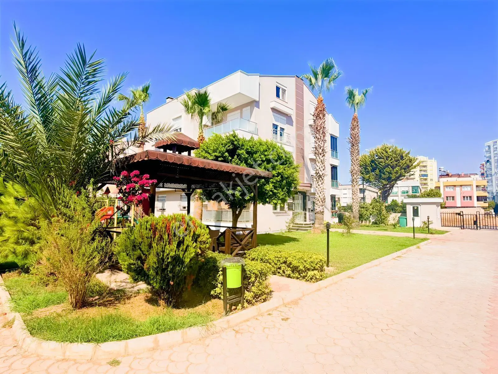Güzeloba'da Site İçi Satılık Daire — görsel 14