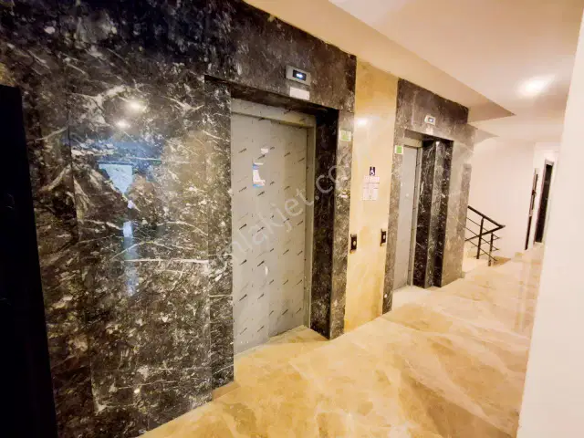 Gençlik'te Denize 250m Havuzlu Sitede 2+1 Güney Doğu Cephe 2.kat — görsel 2