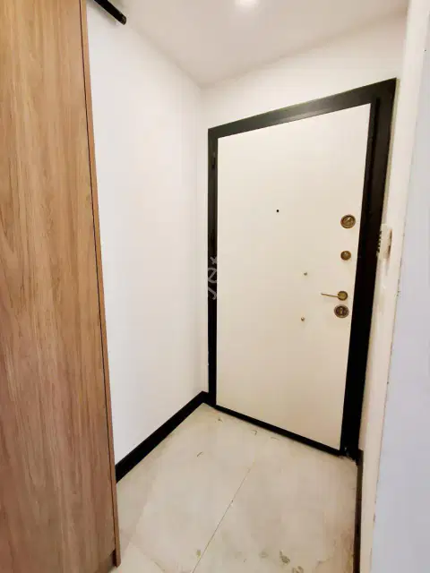 Gençlik'te Denize 250m Havuzlu Sitede 2+1 Güney Doğu Cephe 2.kat — görsel 8