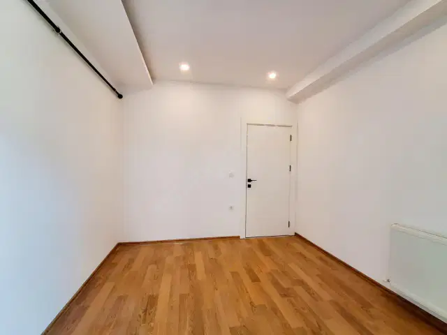 Gençlik'te Denize 250m Havuzlu Sitede 2+1 Güney Doğu Cephe 2.kat — görsel 14