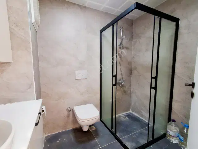 Gençlik'te Denize 250m Havuzlu Sitede 2+1 Güney Doğu Cephe 2.kat — görsel 20