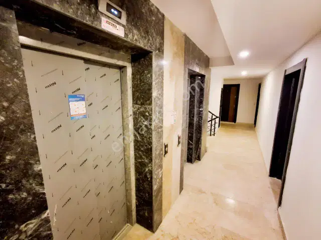Gençlik'te Denize 250m Havuzlu Sitede 2+1 Güney Doğu Cephe 2.kat — görsel 22