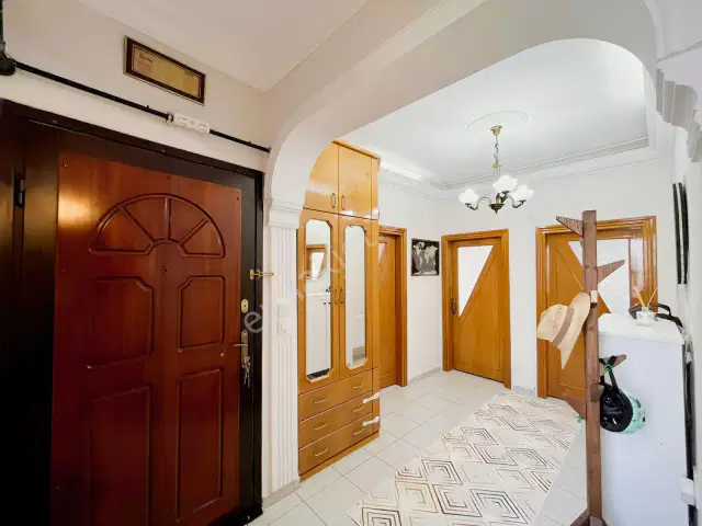 Yeşilbahçe'de Doğalgazlı Geniş Önü Açık 3+1 Kiralık Daire — görsel 3