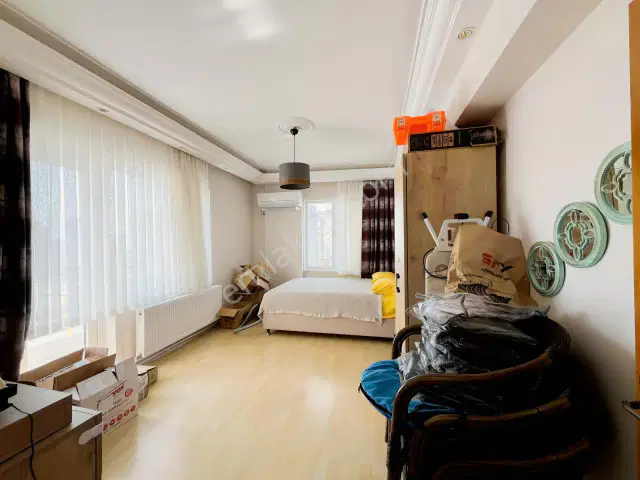 Yeşilbahçe'de Doğalgazlı Geniş Önü Açık 3+1 Kiralık Daire — görsel 9