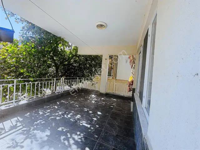 Örnekköy Sitesinde Özel Plajlı 1+1 Kiralık Eşyalı Daire — görsel 2