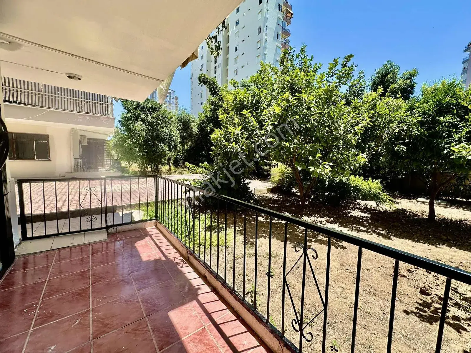 Yeşilbahçede Denize Plajlara 500mt Mesafe 1+0 Kiralık Bahçe Katı — görsel 6