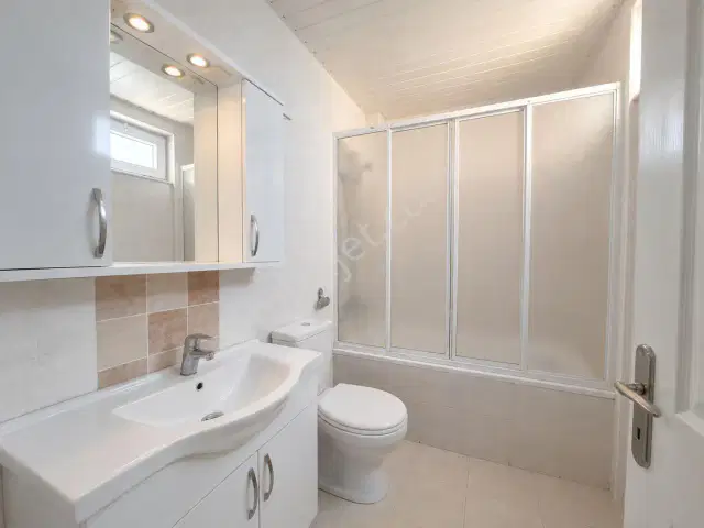 Yuvamkent Sitesi - Havuzlu -ayrı Mutfak 2+1 — görsel 9