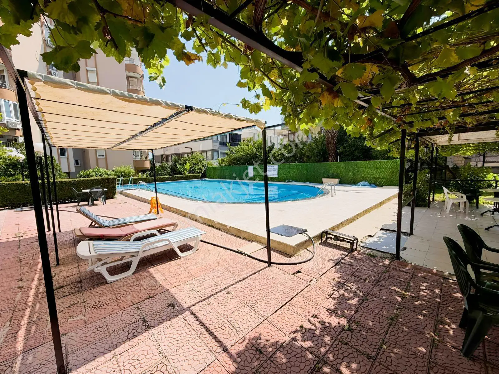 Güzelobada Denize Yakın Site İçi Arakat 2+1 Eşyalı Daire — görsel 2