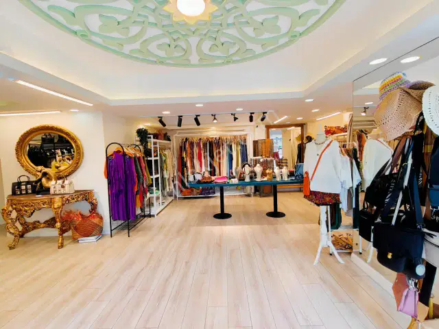 Lara Yeşilbahçe Ana Caddede Kurulu Düzen Devren Kiralık Butik — görsel 1