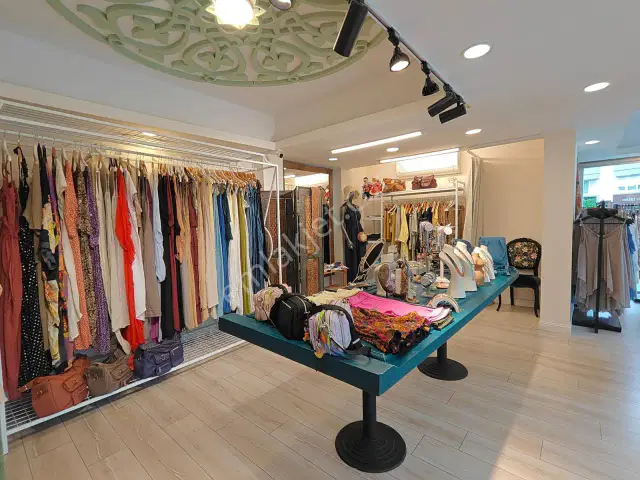 Lara Yeşilbahçe Ana Caddede Kurulu Düzen Devren Kiralık Butik — görsel 3