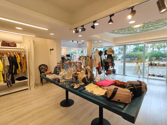 Lara Yeşilbahçe Ana Caddede Kurulu Düzen Devren Kiralık Butik — görsel 4