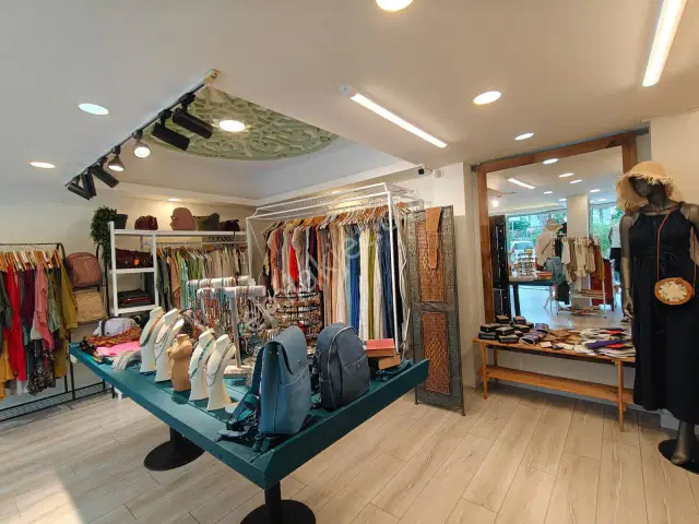 Lara Yeşilbahçe Ana Caddede Kurulu Düzen Devren Kiralık Butik — görsel 6
