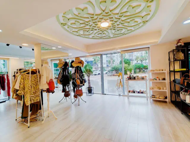 Lara Yeşilbahçe Ana Caddede Kurulu Düzen Devren Kiralık Butik — görsel 7