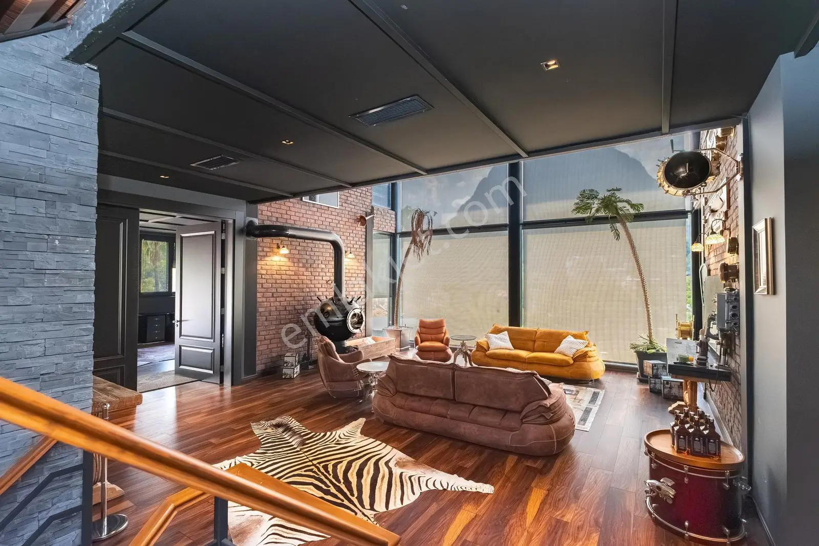 7572 M2 Tarla İçerisinde, Özel Tasarımlı 3 Katlı Lüks Villa — görsel 2