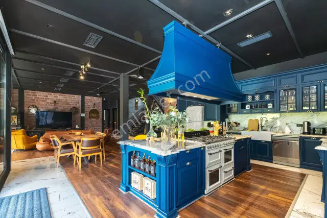 7572 M2 Tarla İçerisinde, Özel Tasarımlı 3 Katlı Lüks Villa — görsel 6