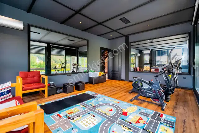 7572 M2 Tarla İçerisinde, Özel Tasarımlı 3 Katlı Lüks Villa — görsel 11