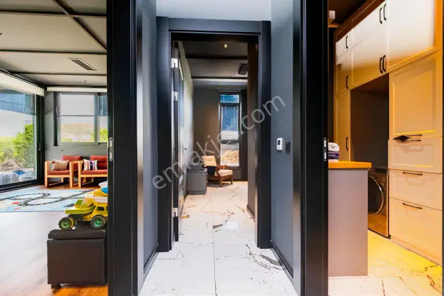7572 M2 Tarla İçerisinde, Özel Tasarımlı 3 Katlı Lüks Villa — görsel 12
