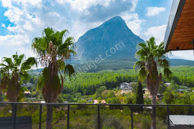7572 M2 Tarla İçerisinde, Özel Tasarımlı 3 Katlı Lüks Villa — görsel 17