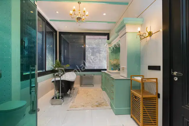 7572 M2 Tarla İçerisinde, Özel Tasarımlı 3 Katlı Lüks Villa — görsel 19