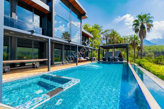 7572 M2 Tarla İçerisinde, Özel Tasarımlı 3 Katlı Lüks Villa — görsel 27