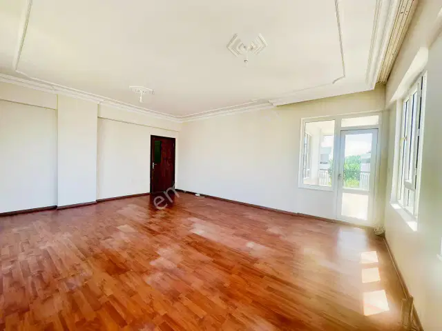 Berrin Kavcar'dan Yalı Caddesi Kiralık Arakat Daire — görsel 11