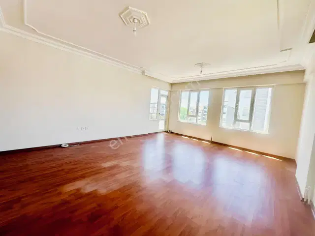 Berrin Kavcar'dan Yalı Caddesi Kiralık Arakat Daire — görsel 13