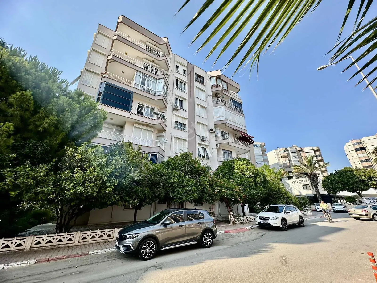 Yeşilbahçe'de Denize Plajlara 400 Mt Doğalgazlı 3+1geniş Satılık — görsel 2