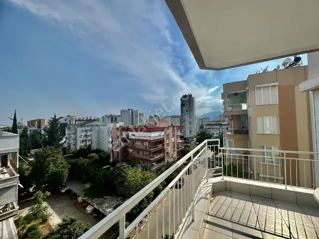Yeşilbahçe'de Denize Plajlara 400 Mt Doğalgazlı 3+1geniş Satılık — görsel 9