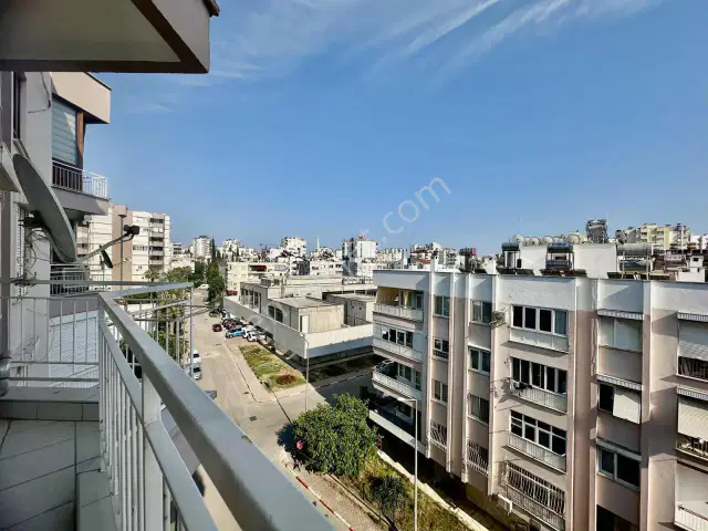 Yeşilbahçe'de Denize Plajlara 400 Mt Doğalgazlı 3+1geniş Satılık — görsel 10