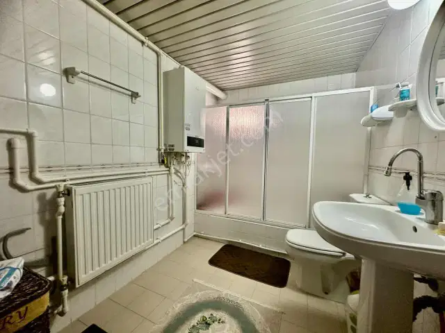 Yeşilbahçe'de Denize Plajlara 400 Mt Doğalgazlı 3+1geniş Satılık — görsel 33