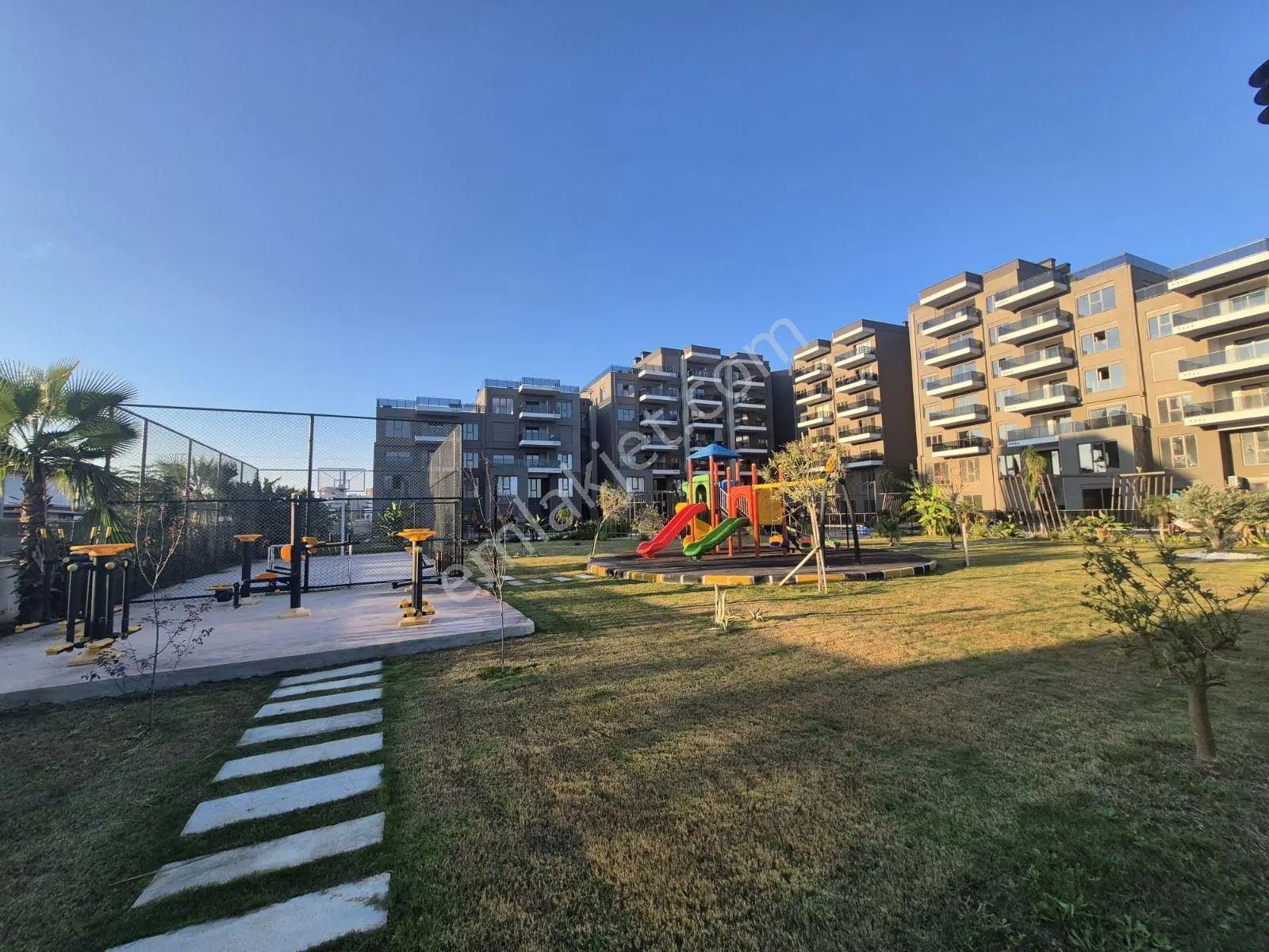 Altıntaş'ta May Vision Sitesi'nde Kiralık 1+1 Daire — görsel 2