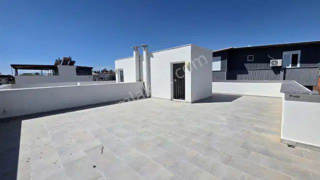 Ermenekte Deniz Manzaralı 4+1 Tripleks Villa — görsel 9