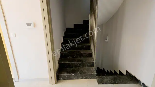 Ermenekte Deniz Manzaralı 4+1 Tripleks Villa — görsel 22
