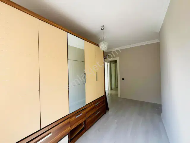 Ayşe Yenidoğan'dan Havuzlu Güvenlikli Sitede 2+1 Daire — görsel 4